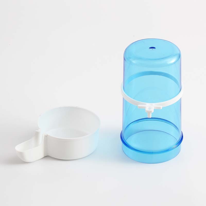 Convenient Edible Bird Water Pipe PP Edible Blue Water Food Feeders