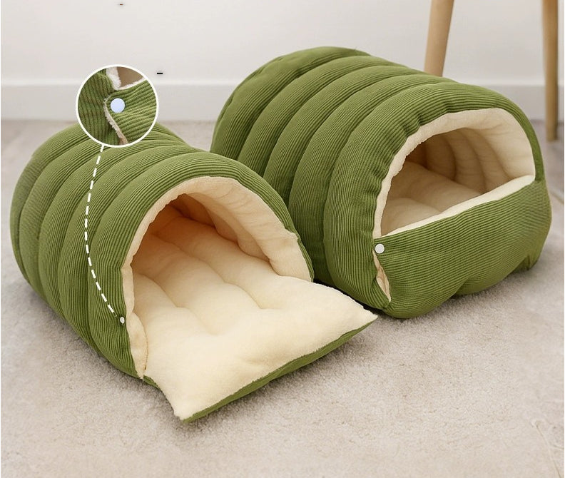 Warm Enclosed Cat House
